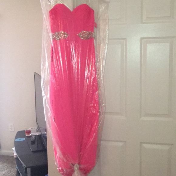 Prom Dress! - Picture 1 of 8